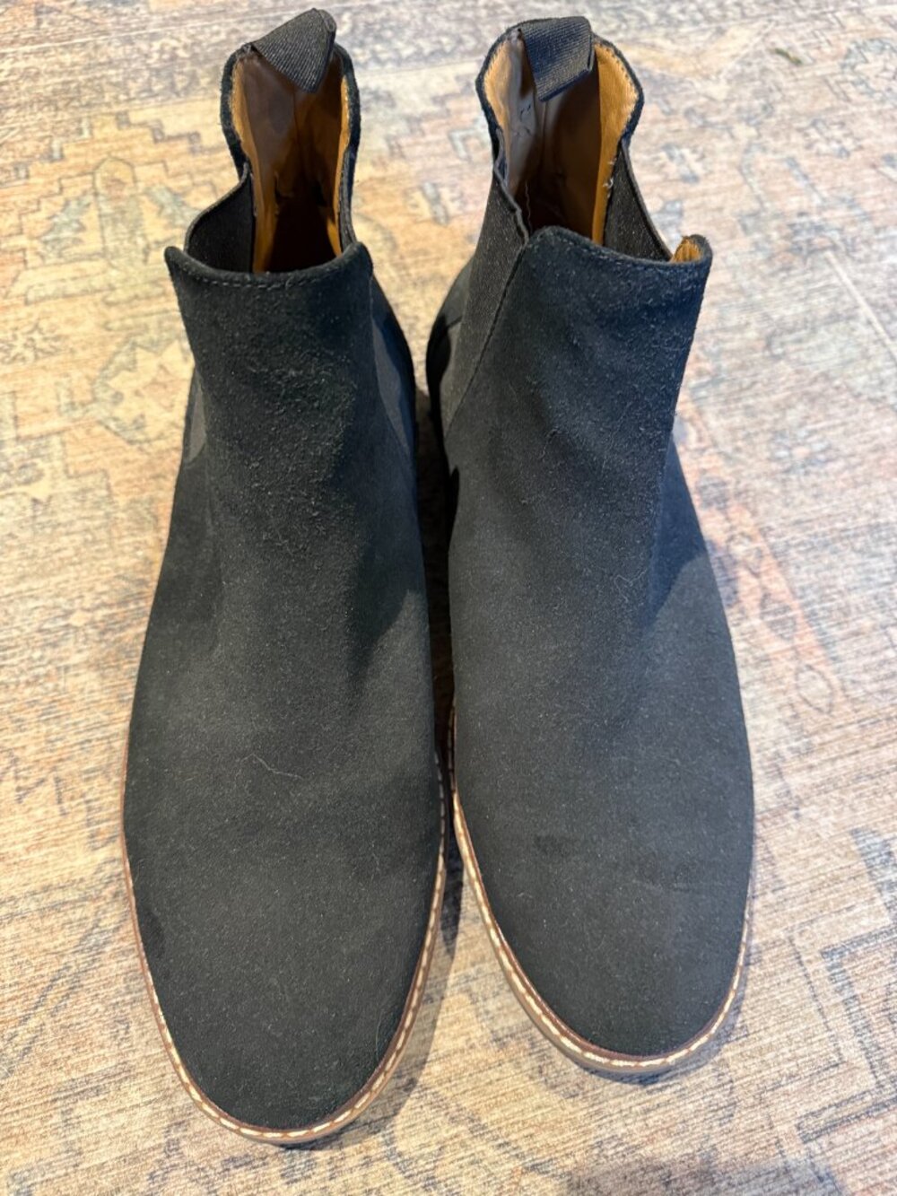 Steve Madden Gilroy Black Suede Chukkas
